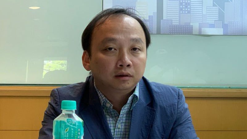 台北海洋科大通识中心助理教授吴建忠解读,中国阅兵是秀肌肉给台、港看。(记者 黄春梅摄)
